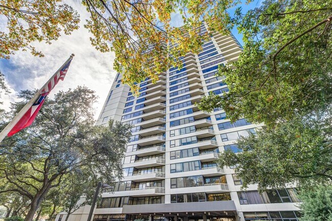 Building Photo - 15 Greenway Plz