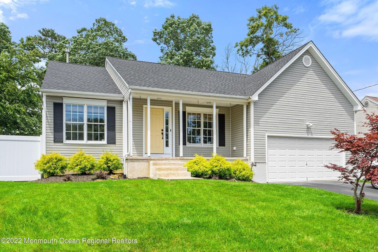 1046 Mariner Ave, Stafford Township, NJ 08050 House Rental in