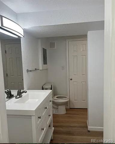 Building Photo - 2201 S High St