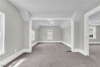 Building Photo - 3153 W 88th St