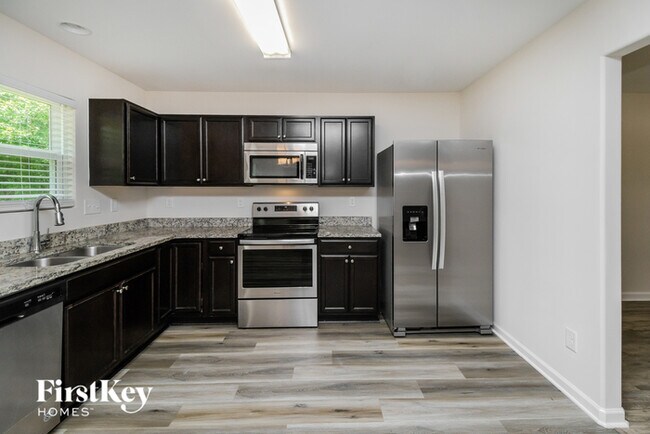 Building Photo - 4019 Maderia Dr NW