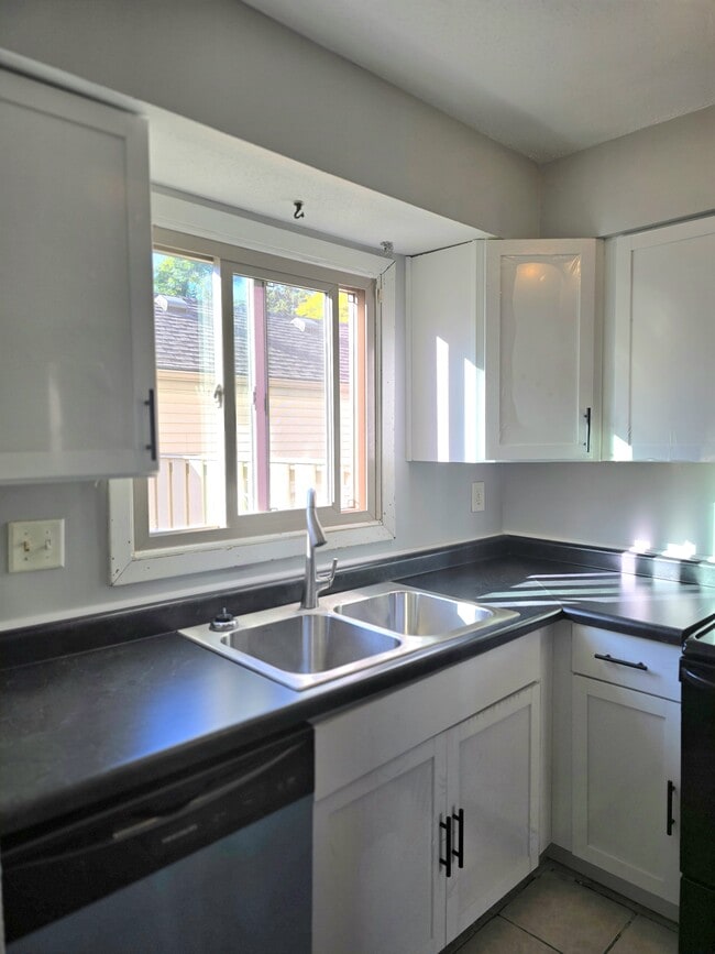 Foto del edificio - 1551 N Oberlin Cir