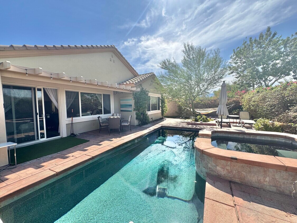 Foto principal - 78322 Vinewood Dr