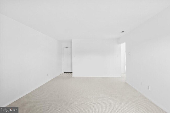 Foto del edificio - 6284 Rose Hill Dr