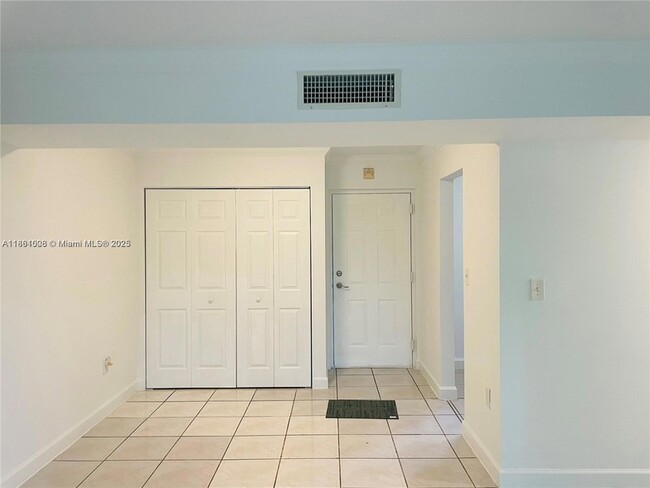 Foto del edificio - 9440 Fontainebleau Blvd