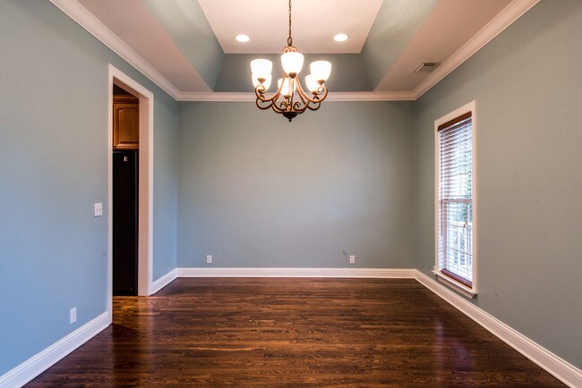 Building Photo - Stunning 4-bedroom Franklin home
