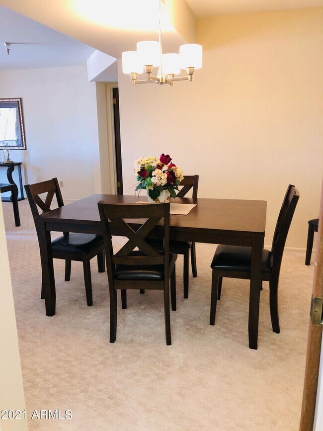 Foto del edificio - 425 S Parkcrest