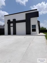Building Photo - 1704 Clinton St