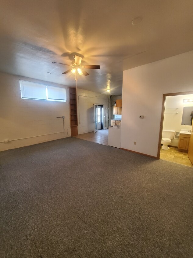 2934 S 9th St Unit 2934 C S 9th St, Milwaukee, WI 53215 Room for Rent