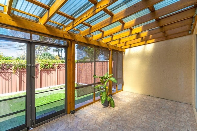 Foto del edificio - 30 SE 6th Rd