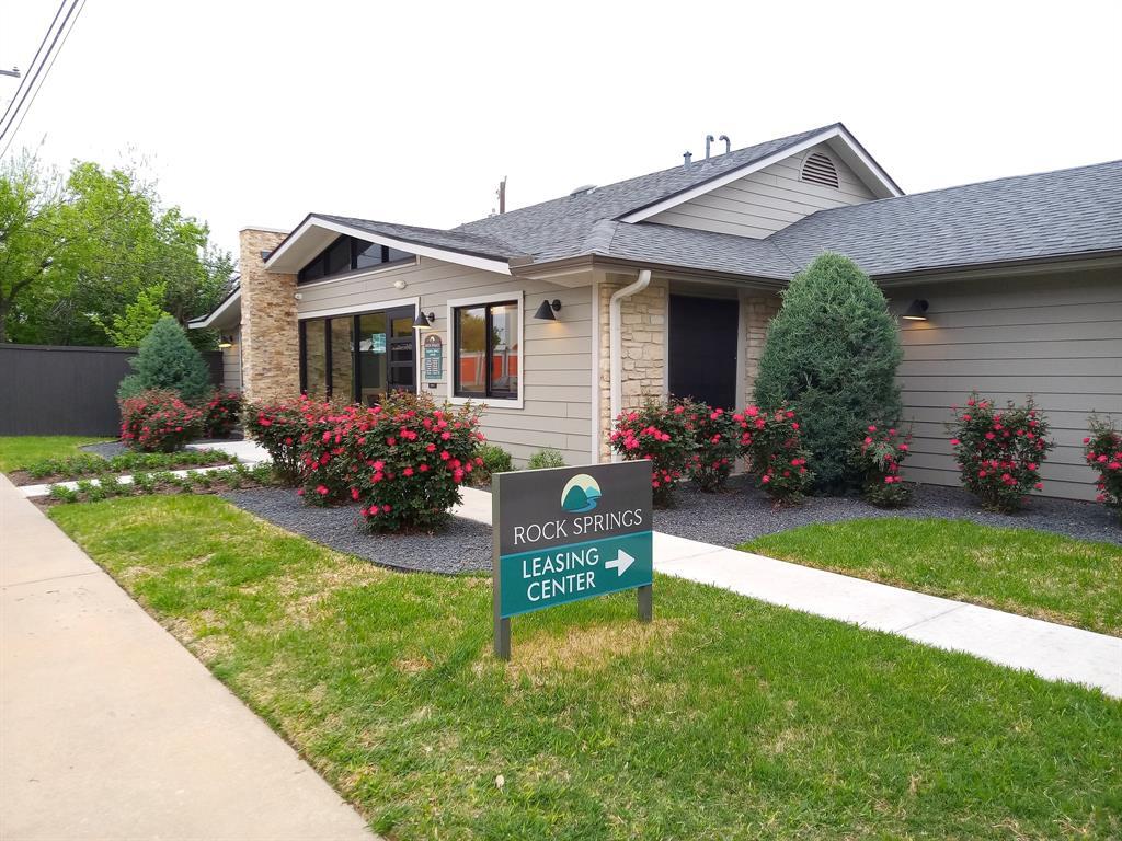 Foto principal - 1338 Christopher Ave