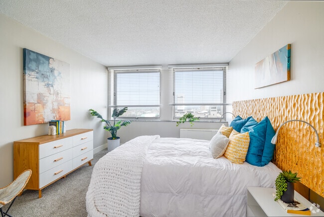 1 habitación, 1 baño - 600-950 pies cuadrados - Dormitorio - LIV Cleveland