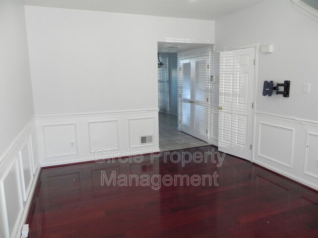 Foto del edificio - 8360 Hunter Murphy Cir