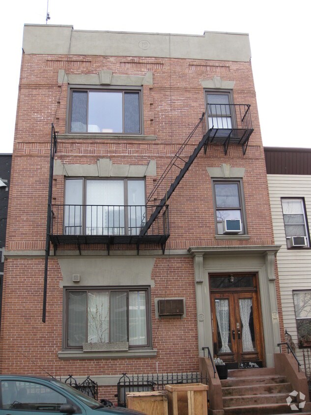 Primary Photo - 19 Jackson Pl
