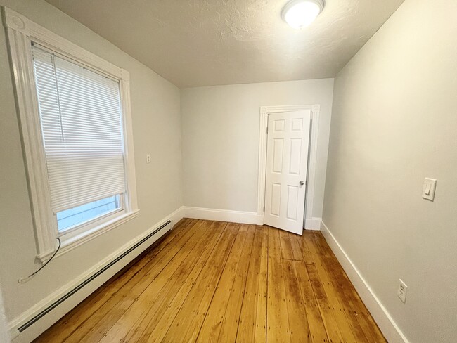 Building Photo - 22 Howell St