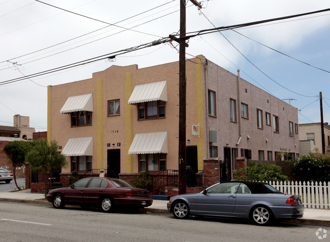 Building Photo - 1324 E Broadway