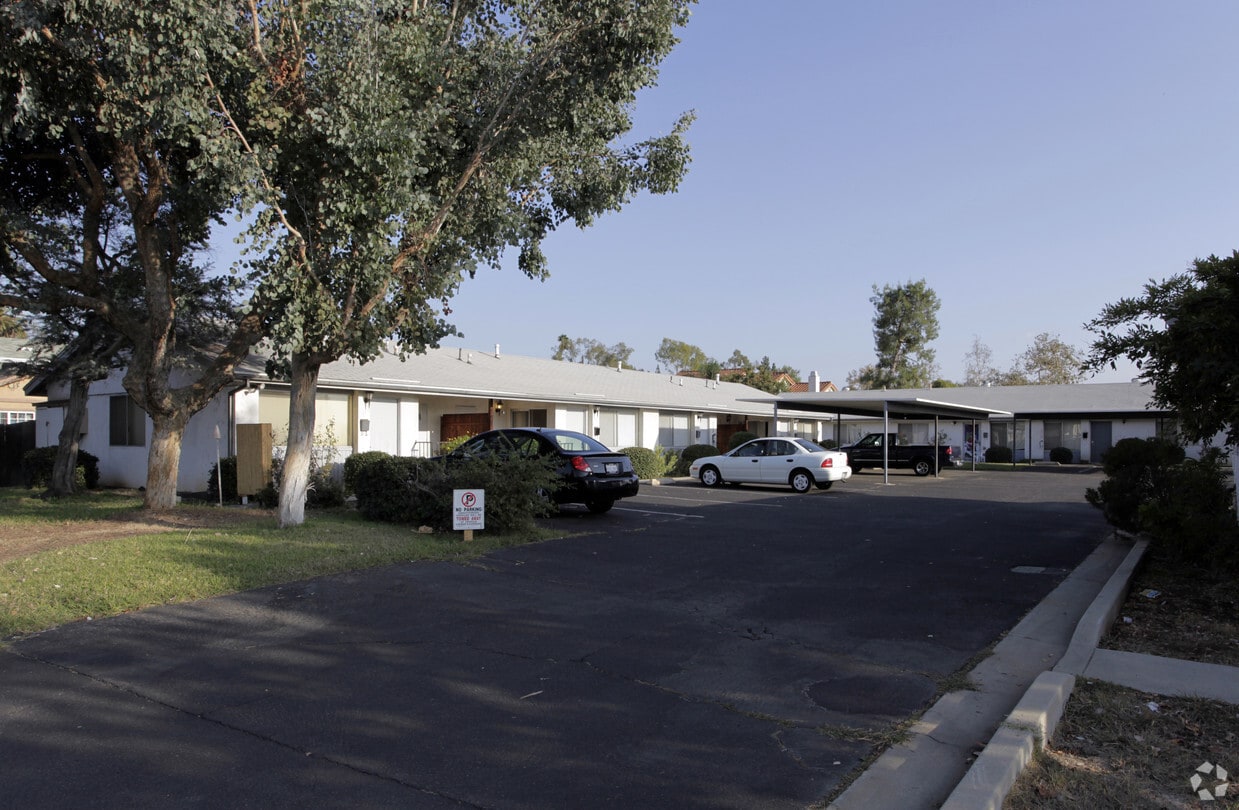 Primary Photo - 15th Avenue Apartments
