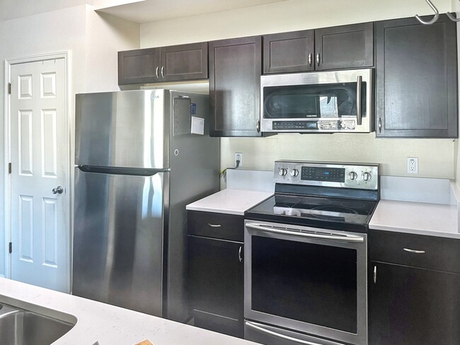 Building Photo - 3238 Aquarius Cir