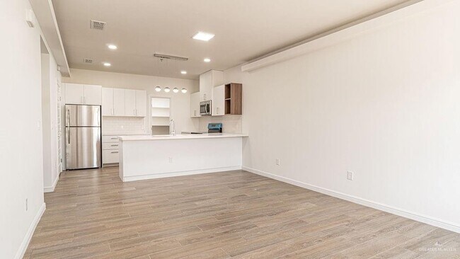 Foto del edificio - 15 E Yuma Ave