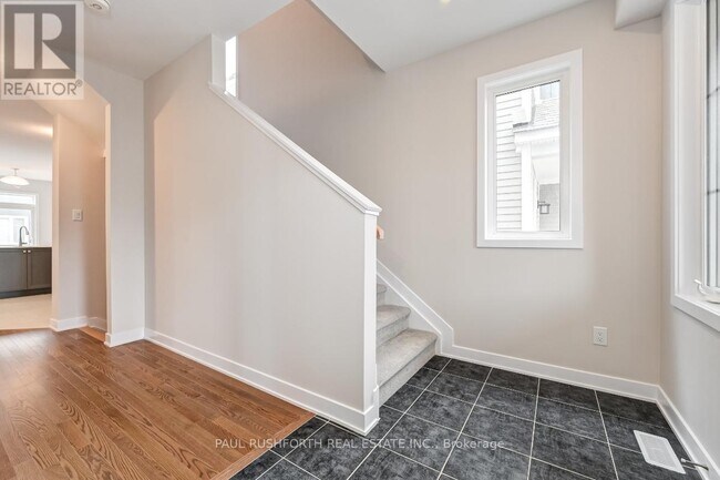 Building Photo - 623 Terrier Cir