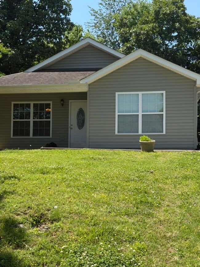 Building Photo - 418 Smoky Mountain Dr