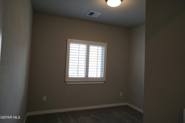 Foto del edificio - 217 Ilchester Wy