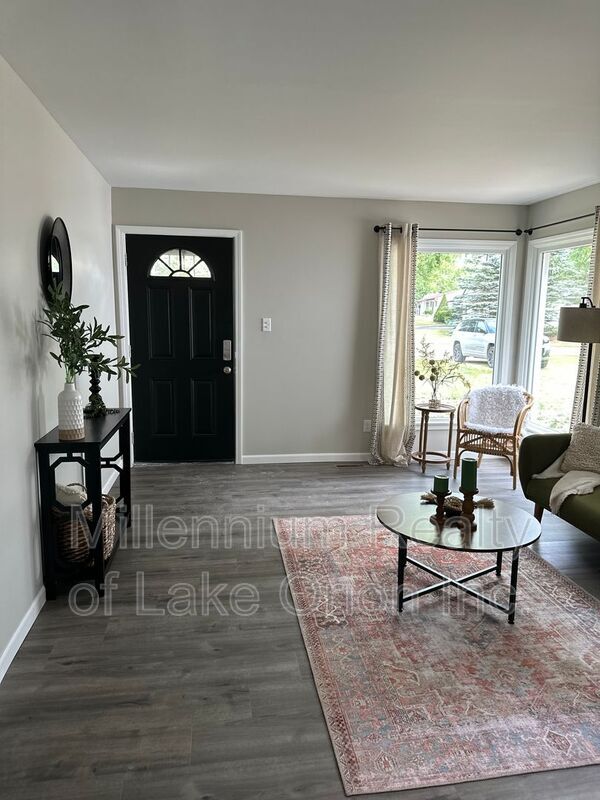 Building Photo - 4811 Summerhill Dr