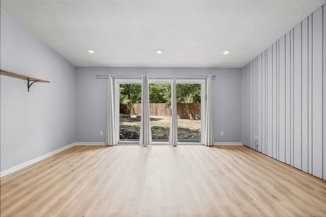 Building Photo - 3 Gambrel Oak Pl