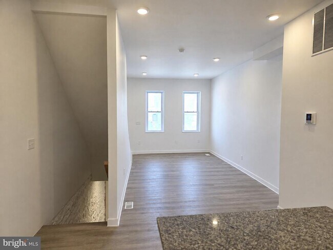 Foto del edificio - 4031 Park Heights Ave