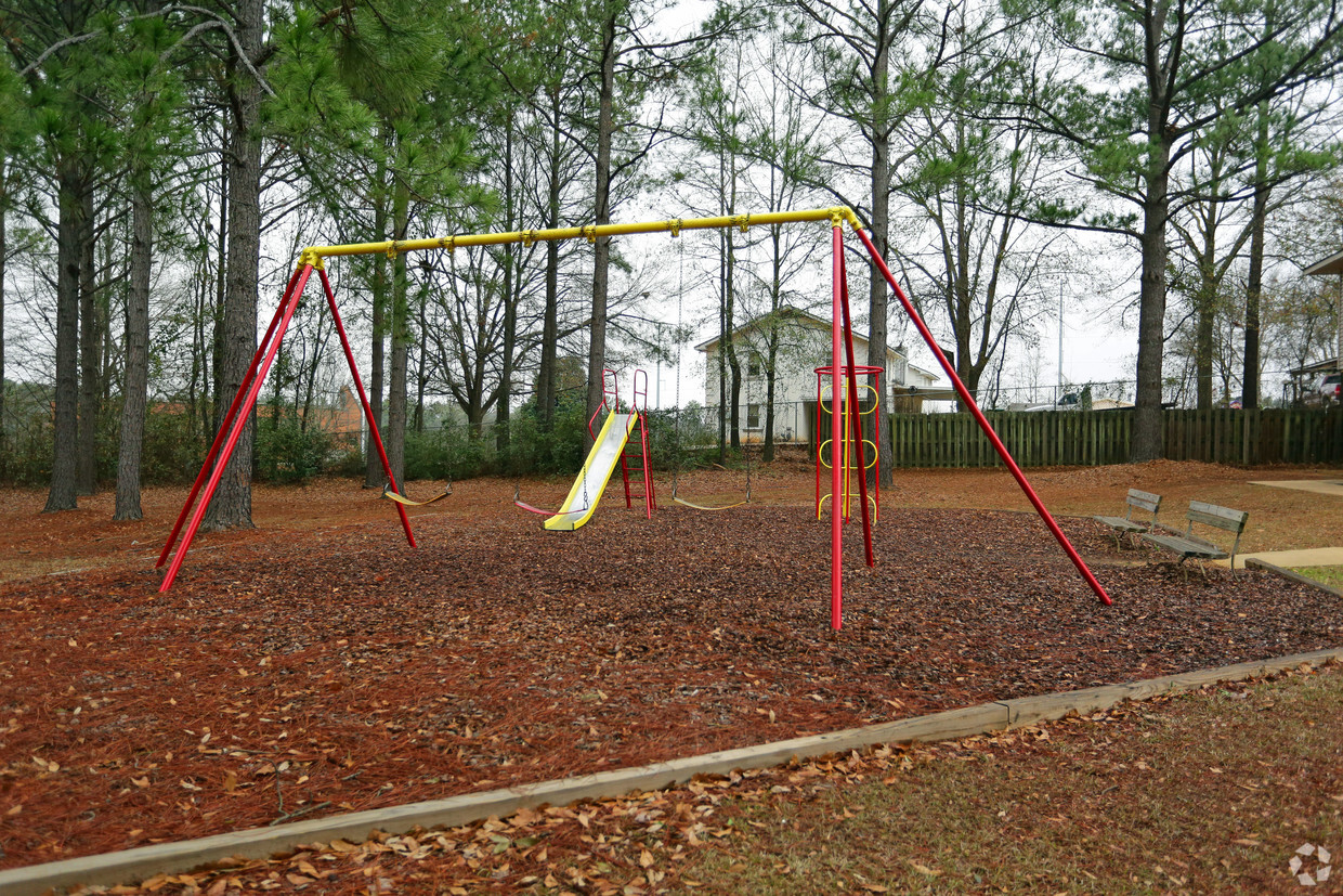 Building Photo - Field Crest Apartments