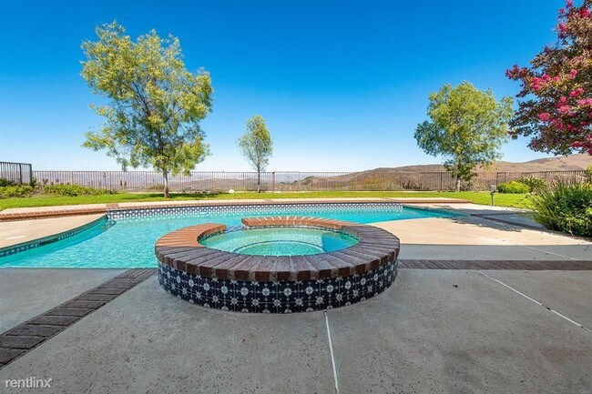 Building Photo - 3 br, 2 bath House - 4008 Corte Cancion