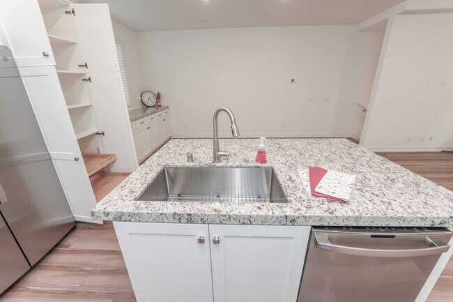 Foto del edificio - 4 Bedroom & 4 Bathroom