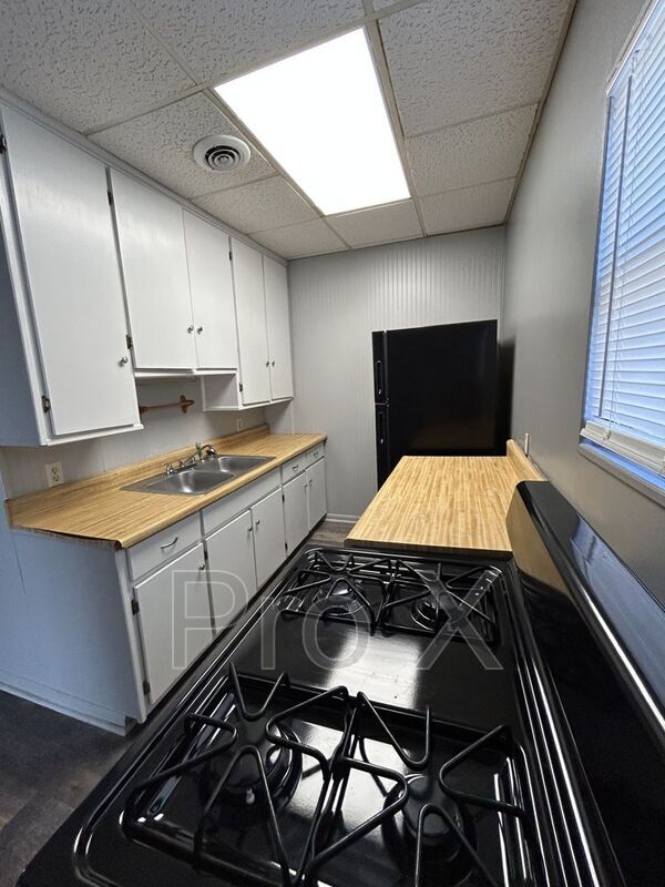 Foto del edificio - 1007 E Madison St