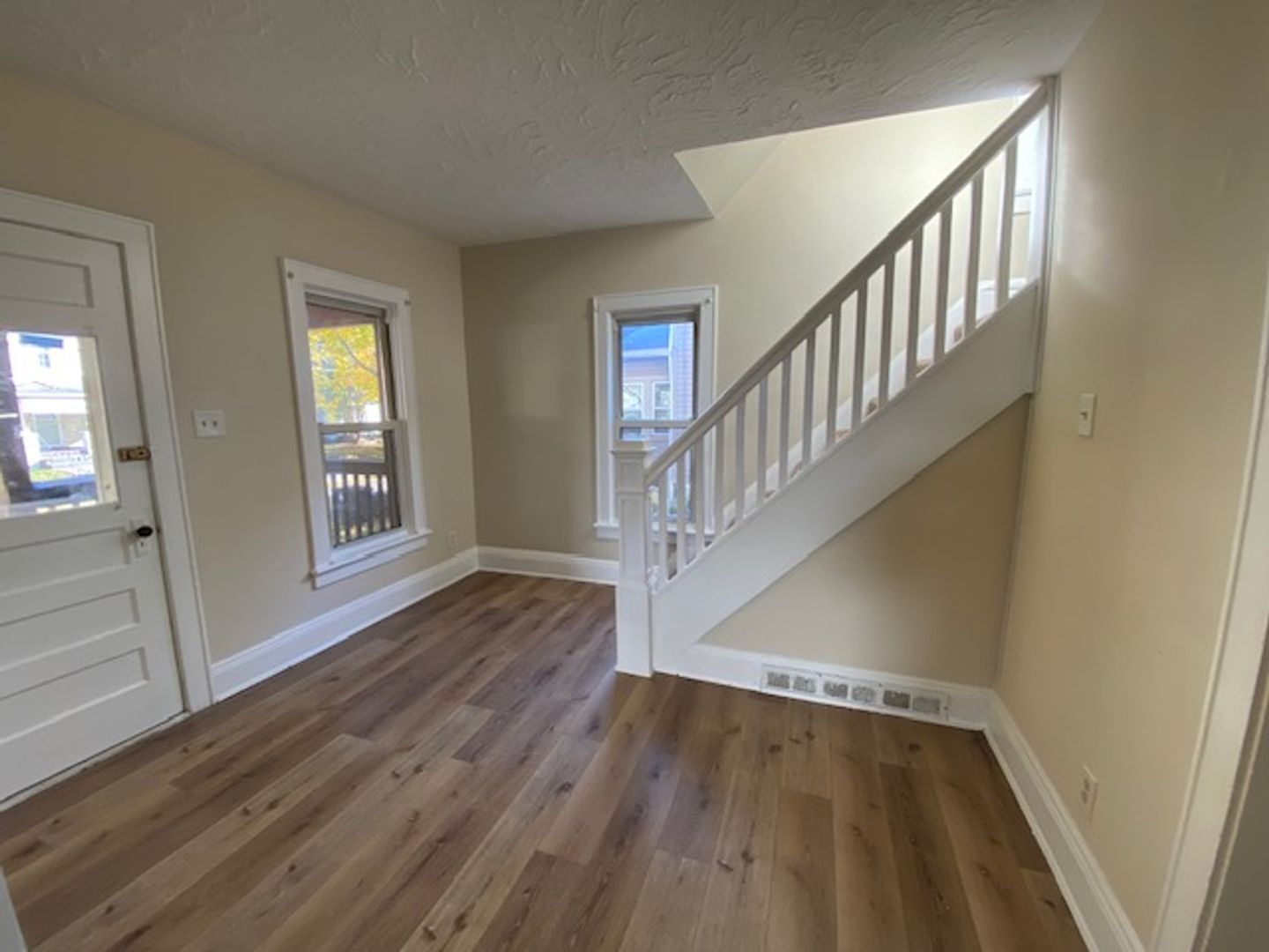 2236 9th St SW Akron, OH 44314 – photo 2