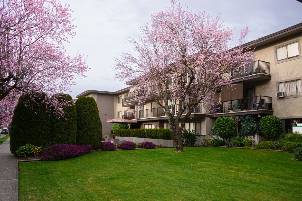 5400 204 St Unit 203, Langley, BC V3A 1Z2 Apartments 5400 204 St