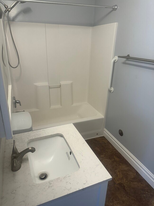 Building Photo - 830 Oxford Dr