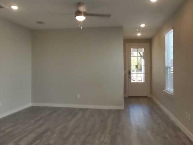 Foto del edificio - 612 Lindheimer Ln