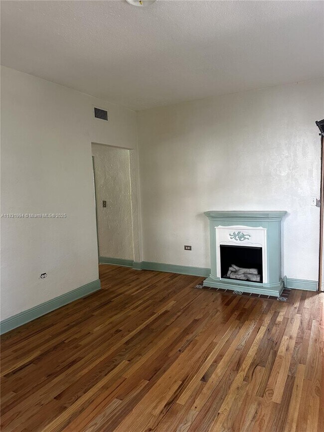 Foto del edificio - 1560 Jefferson Ave