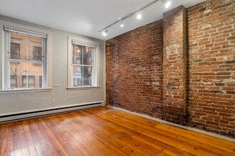 Building Photo - 99.5 Myrtle St