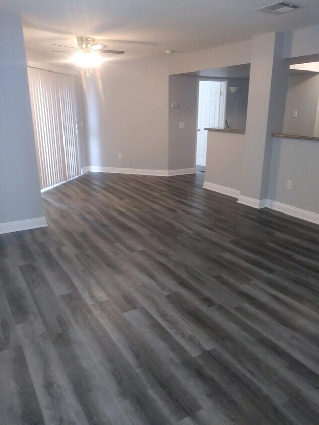 Foto principal - 6800 Lake Mead E Blvd