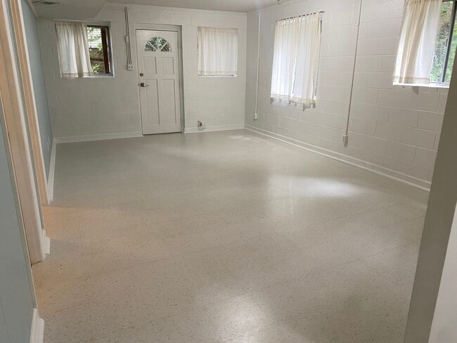 Photo - 206 Oleander Rd House