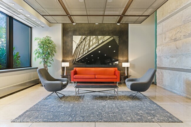 Foto del edificio - 600 N Kingsbury St