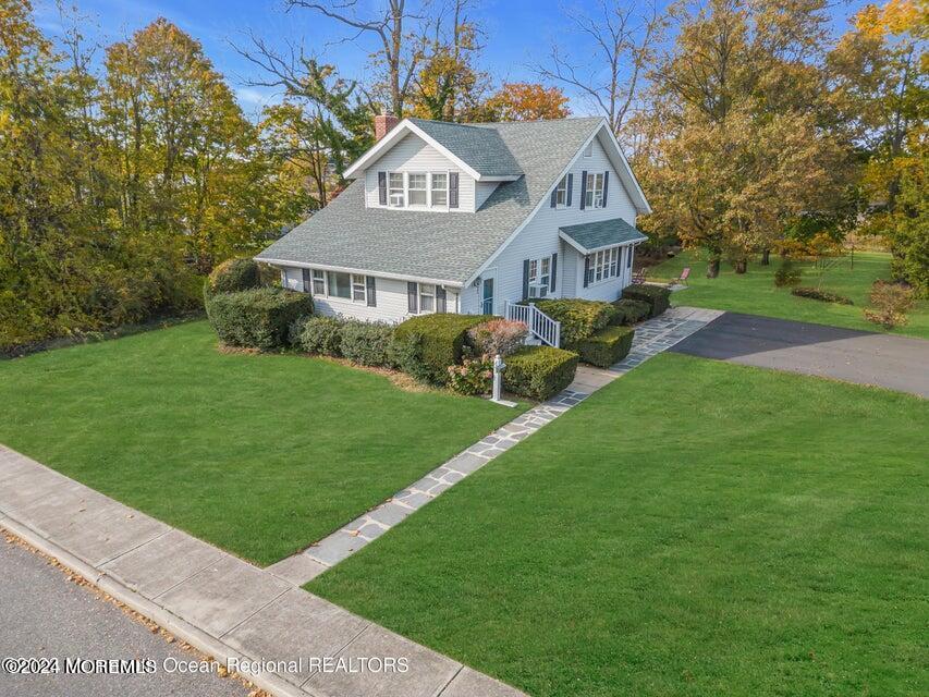 Foto principal - 649 McClellan St