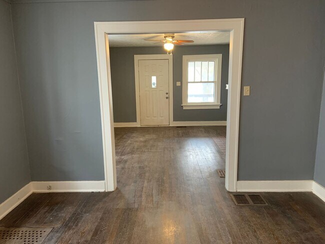 Foto del edificio - 825-827 Carlisle Ave