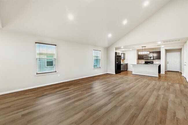 Building Photo - 148 Alpha