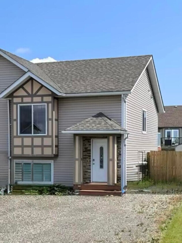 Primary Photo - 11727-1198A 98a St