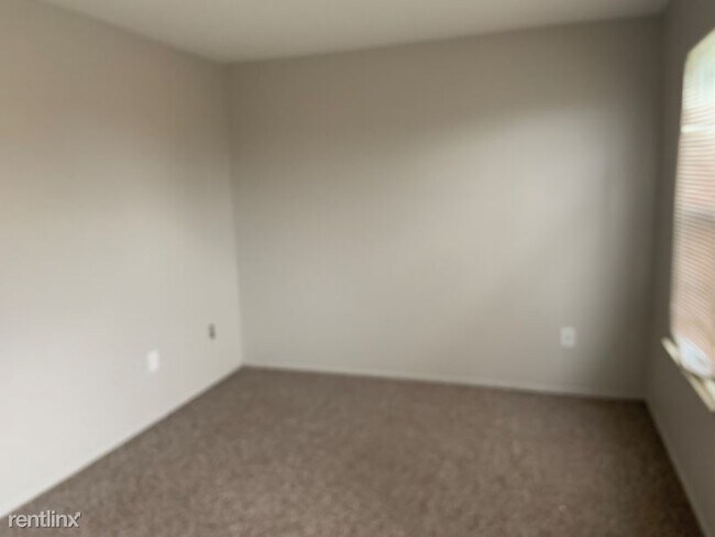 Foto del edificio - 28193 Raleigh Crescent Dr