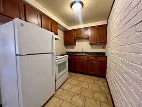 Building Photo - 605 Kellywood Manor