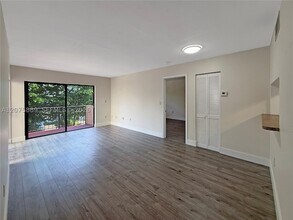 Building Photo - 995 SW 84th Ave