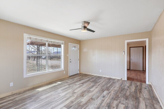 Foto del edificio - 410 Mountain View Rd